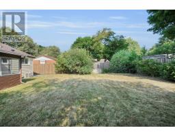 700 GLENGYLE CRESCENT - 35