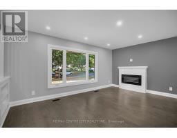 700 GLENGYLE CRESCENT - 6