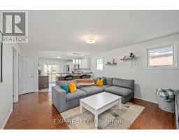 1852 BLOOM CRESCENT - 2