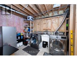 1852 BLOOM CRESCENT - 24