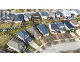 1852 BLOOM CRESCENT - 32