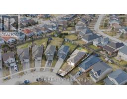 1852 BLOOM CRESCENT - 36
