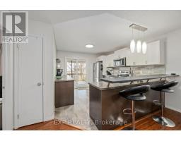 1852 BLOOM CRESCENT - 4