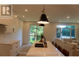 16 - 430 HEAD STREET - 18
