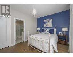 31 - 2290 TORREY PINES WAY - 18