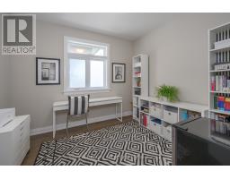 31 - 2290 TORREY PINES WAY - 24