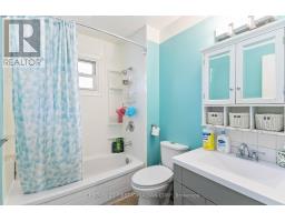 37 ELVIRA CRESCENT - 18