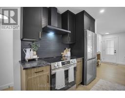 553 VISCOUNT ROAD - 11