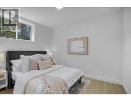 553 VISCOUNT ROAD - 22