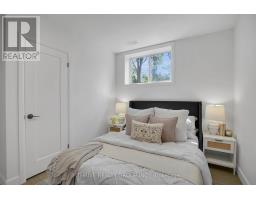 553 VISCOUNT ROAD - 23