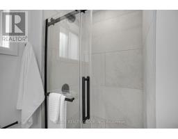 553 VISCOUNT ROAD - 26