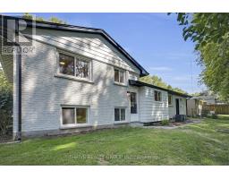 553 VISCOUNT ROAD - 30