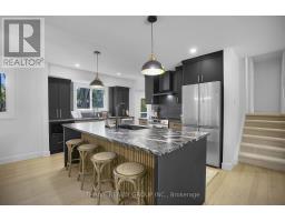 553 VISCOUNT ROAD - 9
