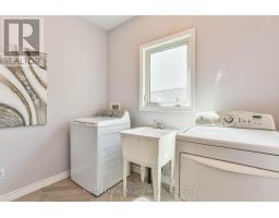 41 GREYROCK CRESCENT - 24