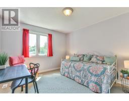 41 GREYROCK CRESCENT - 34