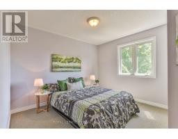 41 GREYROCK CRESCENT - 36