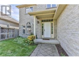 41 GREYROCK CRESCENT - 4