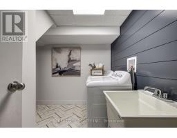 58 MANOR ROAD - 36