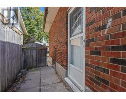 36 GENEVIVE CRESCENT - 21