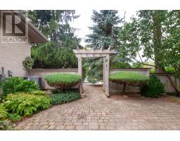 25 BLOOMFIELD DRIVE - 10