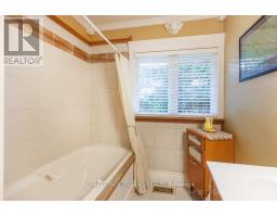 25 BLOOMFIELD DRIVE - 33