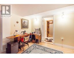 25 BLOOMFIELD DRIVE - 37