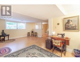 25 BLOOMFIELD DRIVE - 38