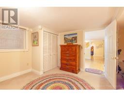 25 BLOOMFIELD DRIVE - 40