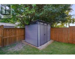 581 CLEARWATER CRESCENT - 48