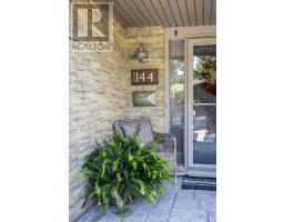 144 SPRINGFIELD CRESCENT - 4