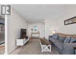 1103 - 1105 JALNA BOULEVARD - 11
