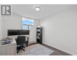 1103 - 1105 JALNA BOULEVARD - 24