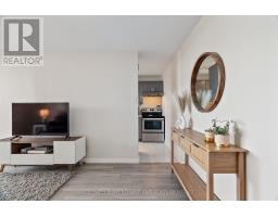 1103 - 1105 JALNA BOULEVARD - 9