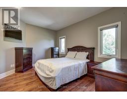 1 MCGREGOR COURT - 32
