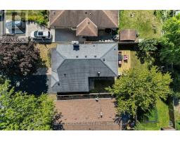 90 EDMUNDS CRESCENT - 32