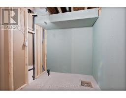 125 SPENCER AVENUE - 32