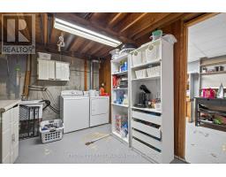 7 UPCOTT CRESCENT - 35