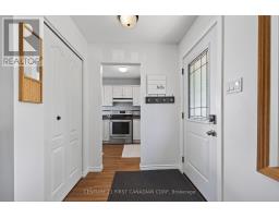 7 UPCOTT CRESCENT - 6