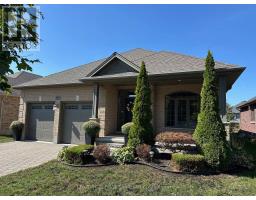 696 BENNETT CRESCENT - 1