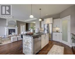696 BENNETT CRESCENT - 25
