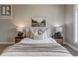 696 BENNETT CRESCENT - 6