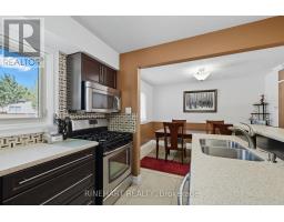 10 ALAYNE CRESCENT - 16