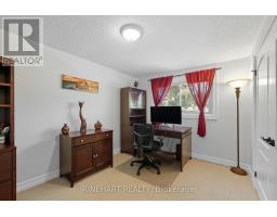 10 ALAYNE CRESCENT - 23