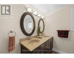 10 ALAYNE CRESCENT - 28