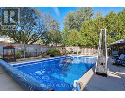 10 ALAYNE CRESCENT - 37