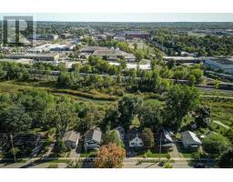 71 CONNAUGHT AVENUE - 47