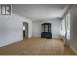 71 CONNAUGHT AVENUE - 8