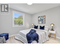 723 BARCLAY ROAD - 21