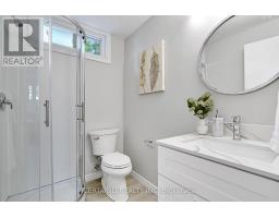 723 BARCLAY ROAD - 32
