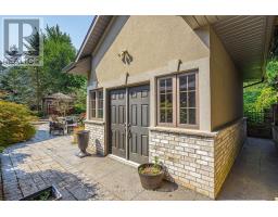 547 CRESTWOOD DRIVE - 42